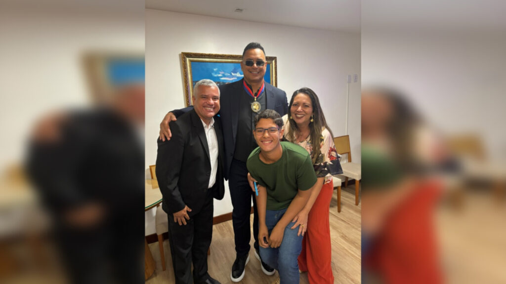 Xanddy Harmonia recebe homenagem e celebra parceria de 23 anos com o GACC.